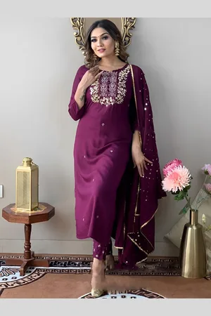 Floral Embroidered Regular Sequinned Round Neck Kurta with Trousers & Dupatta