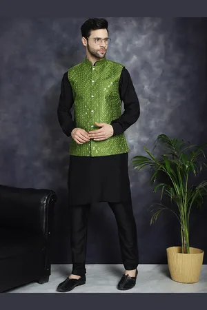 Green Floral Embroidered Sequinned Mandarin Collar Kurta With Trousers